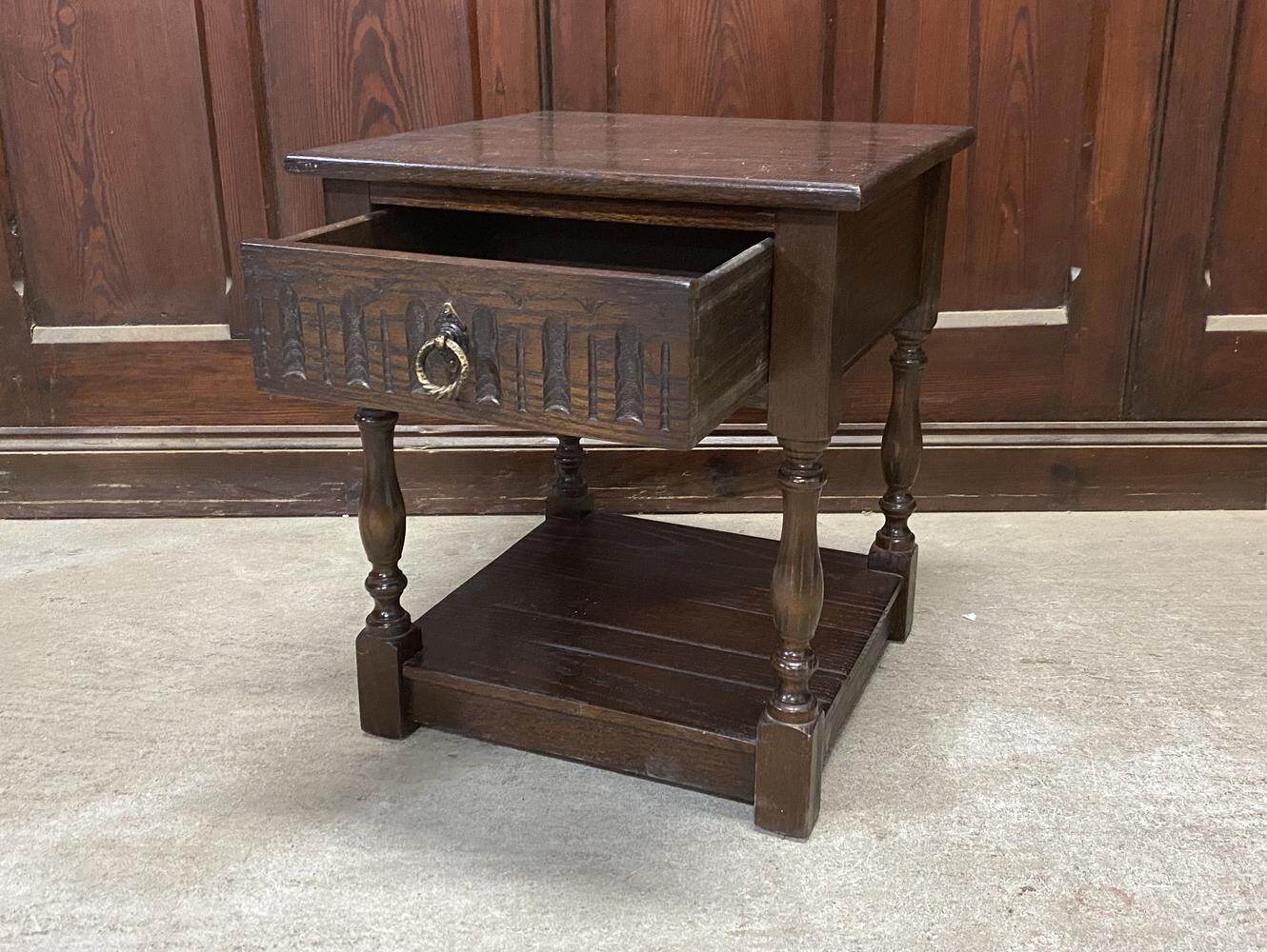 コーヒーテーブル