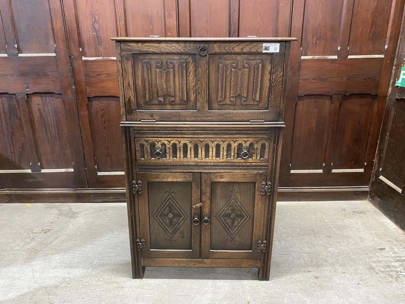 カクテルキャビネット