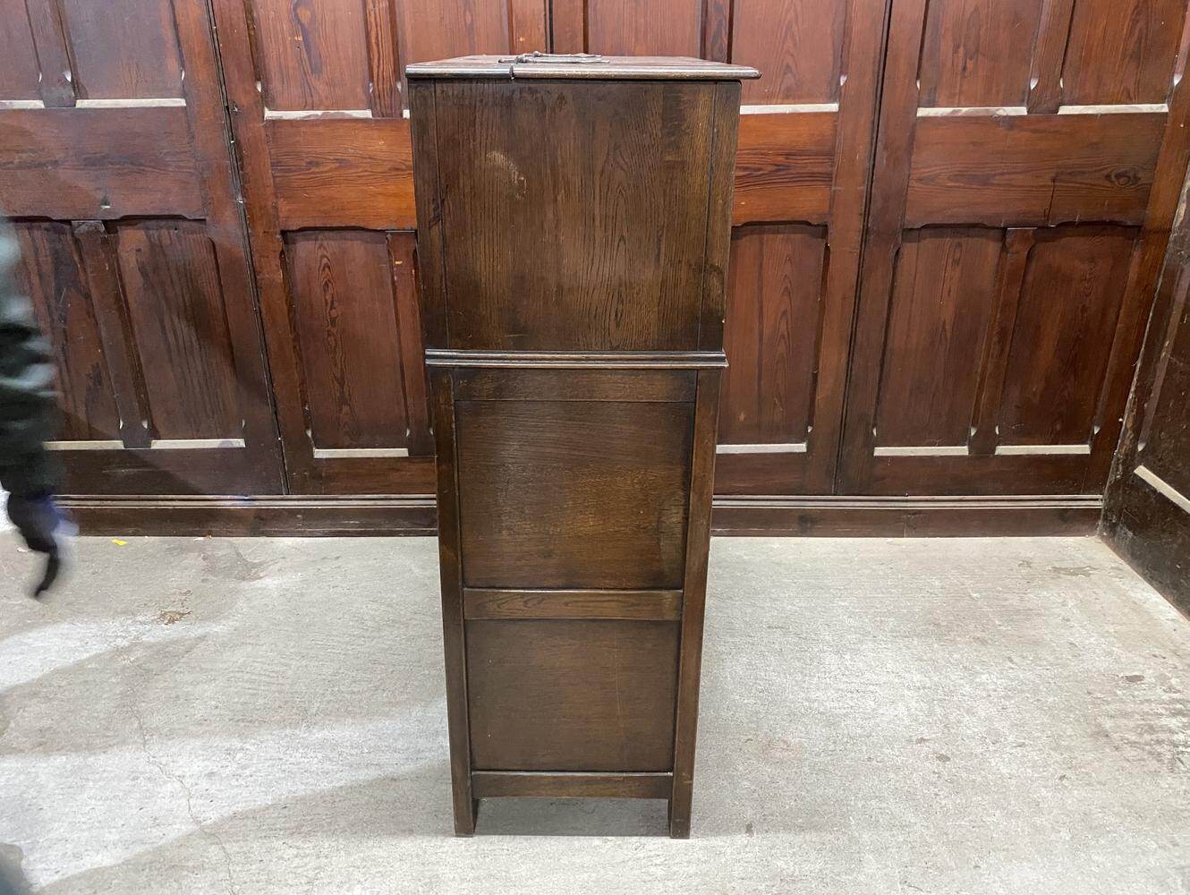 カクテルキャビネット