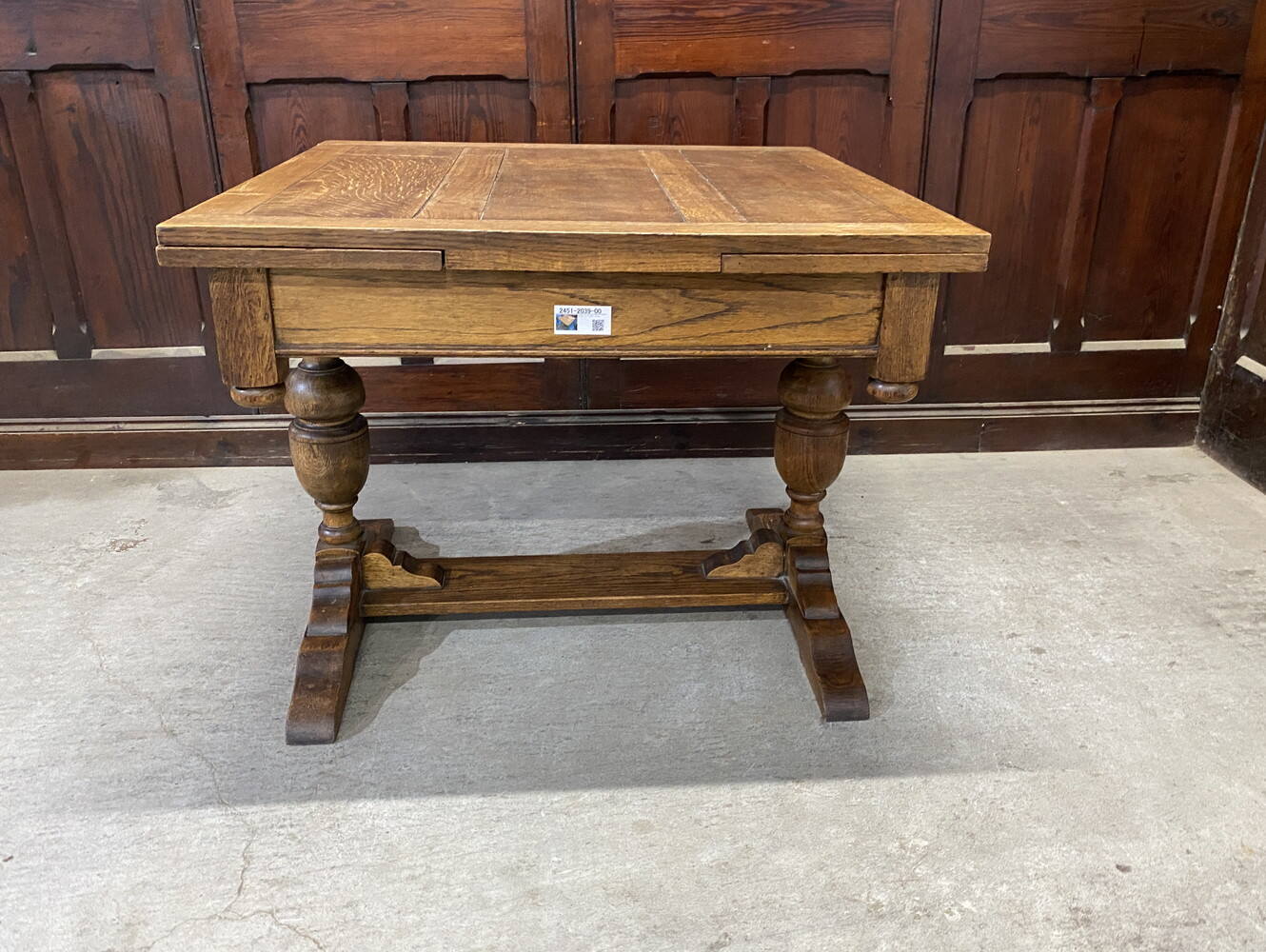 ドローリーフテーブル