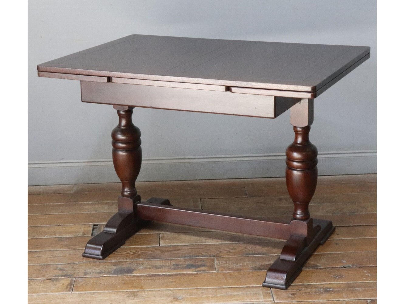 ドローリーフテーブル