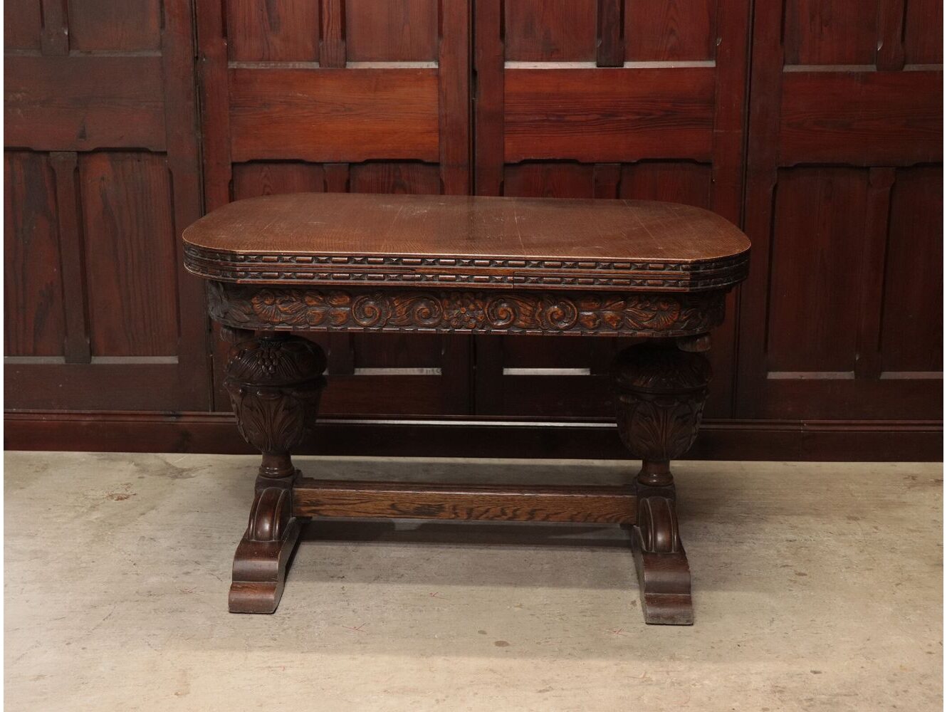 ドローリーフテーブル