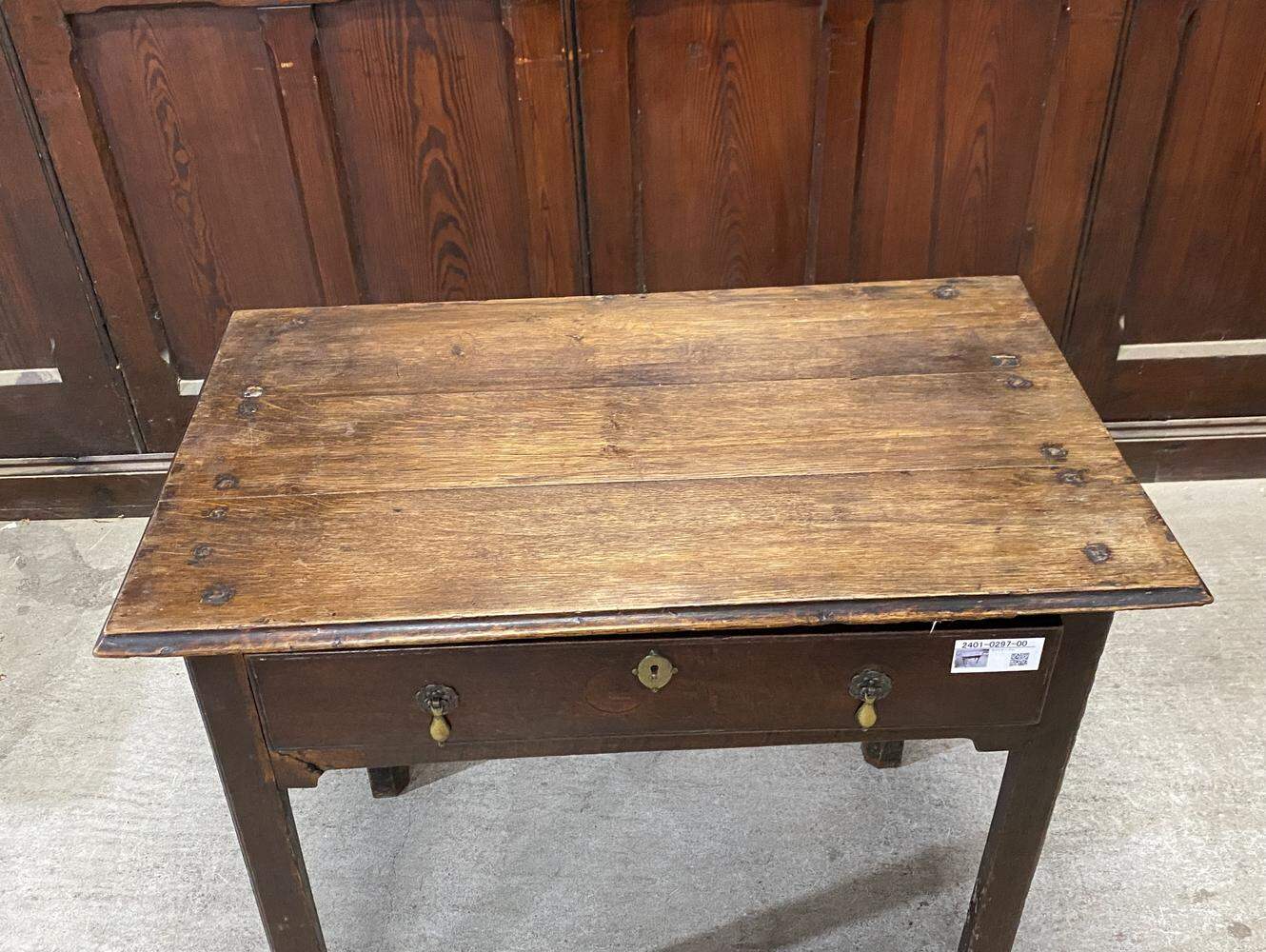 サイドテーブル