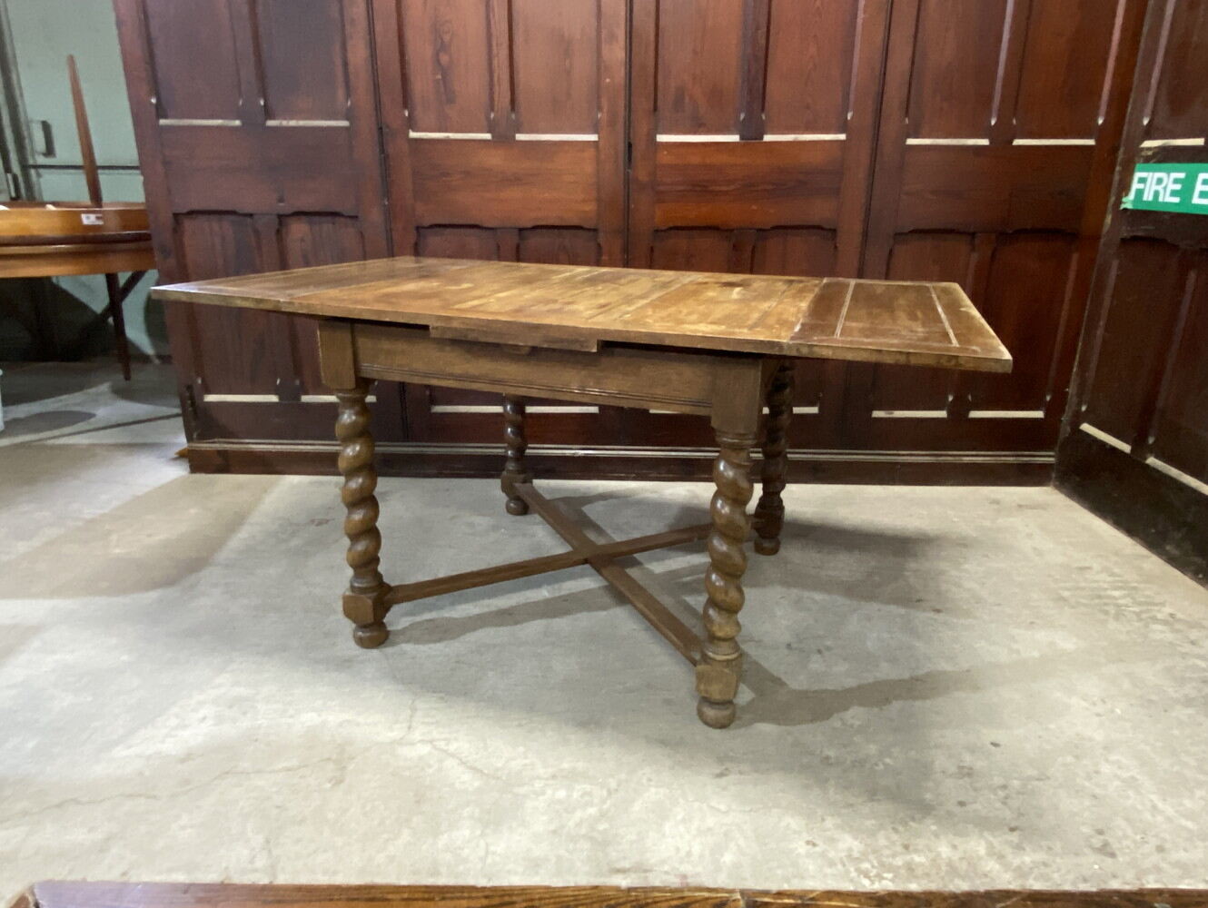 ドローリーフテーブル