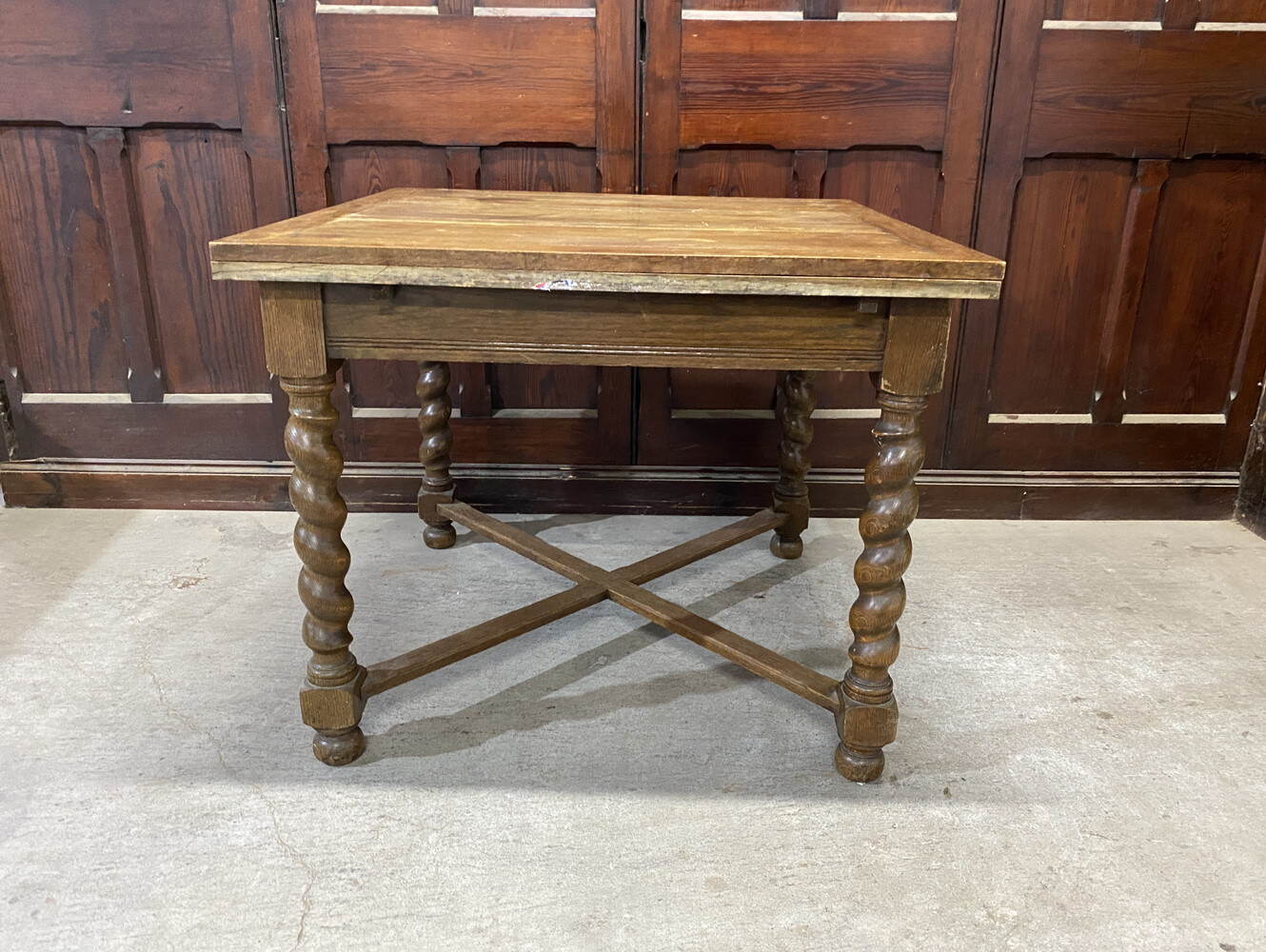 ドローリーフテーブル