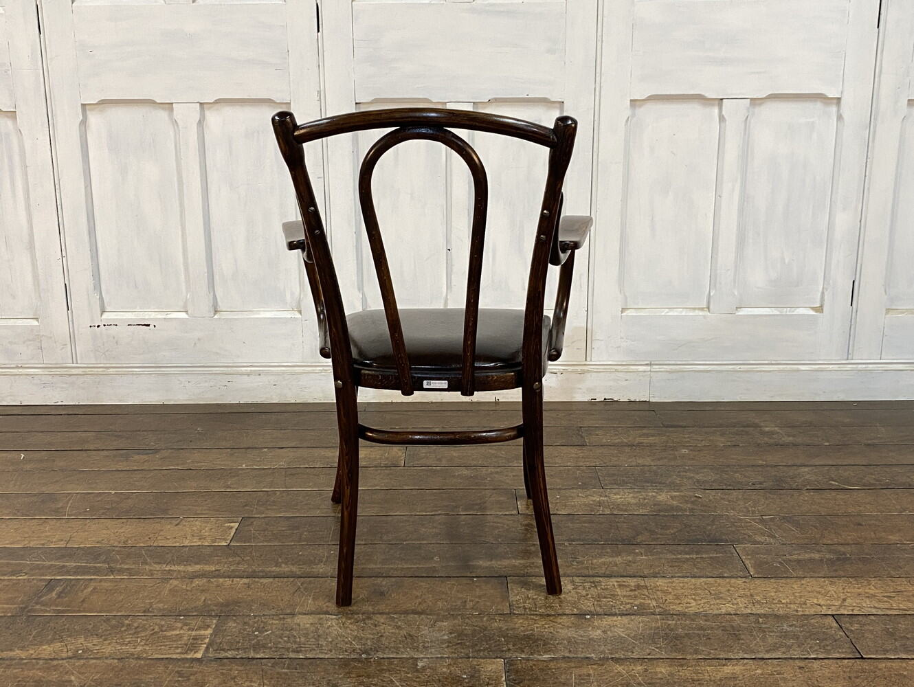 ベントウッドアームチェア