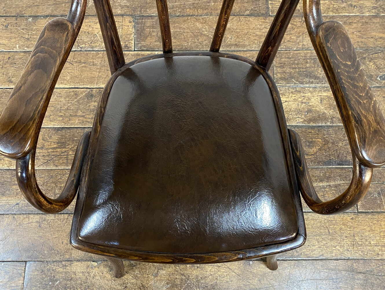 ベントウッドアームチェア