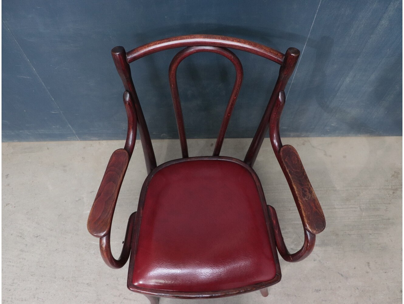 ベントウッドアームチェア