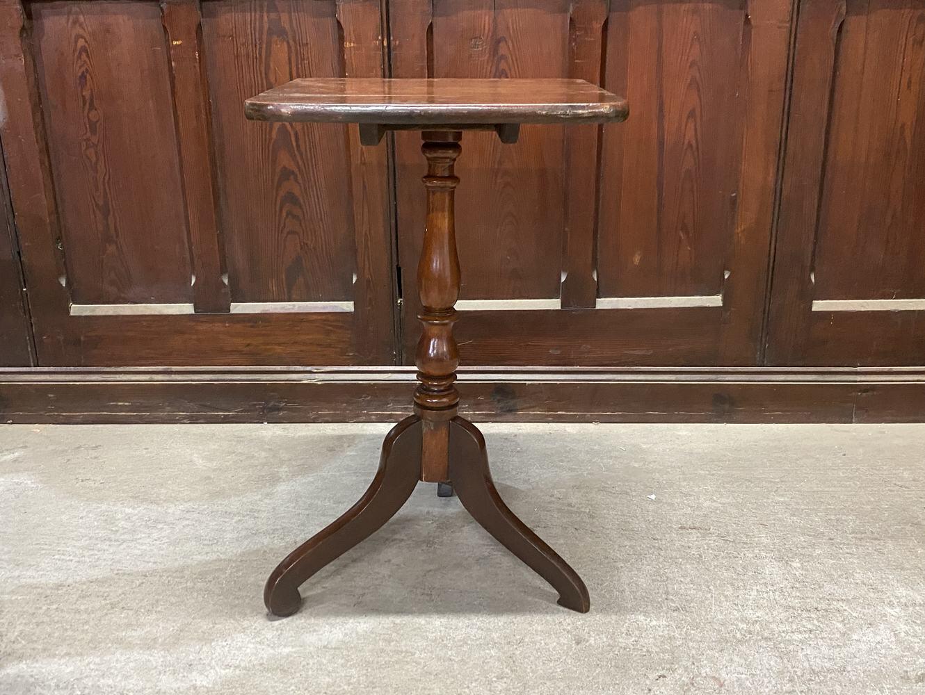 ティルトップテーブル