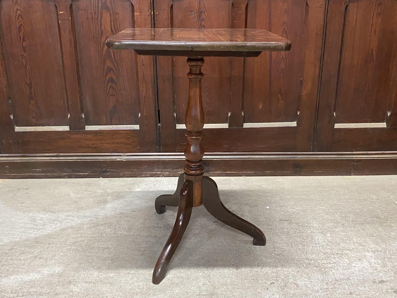 ティルトップテーブル