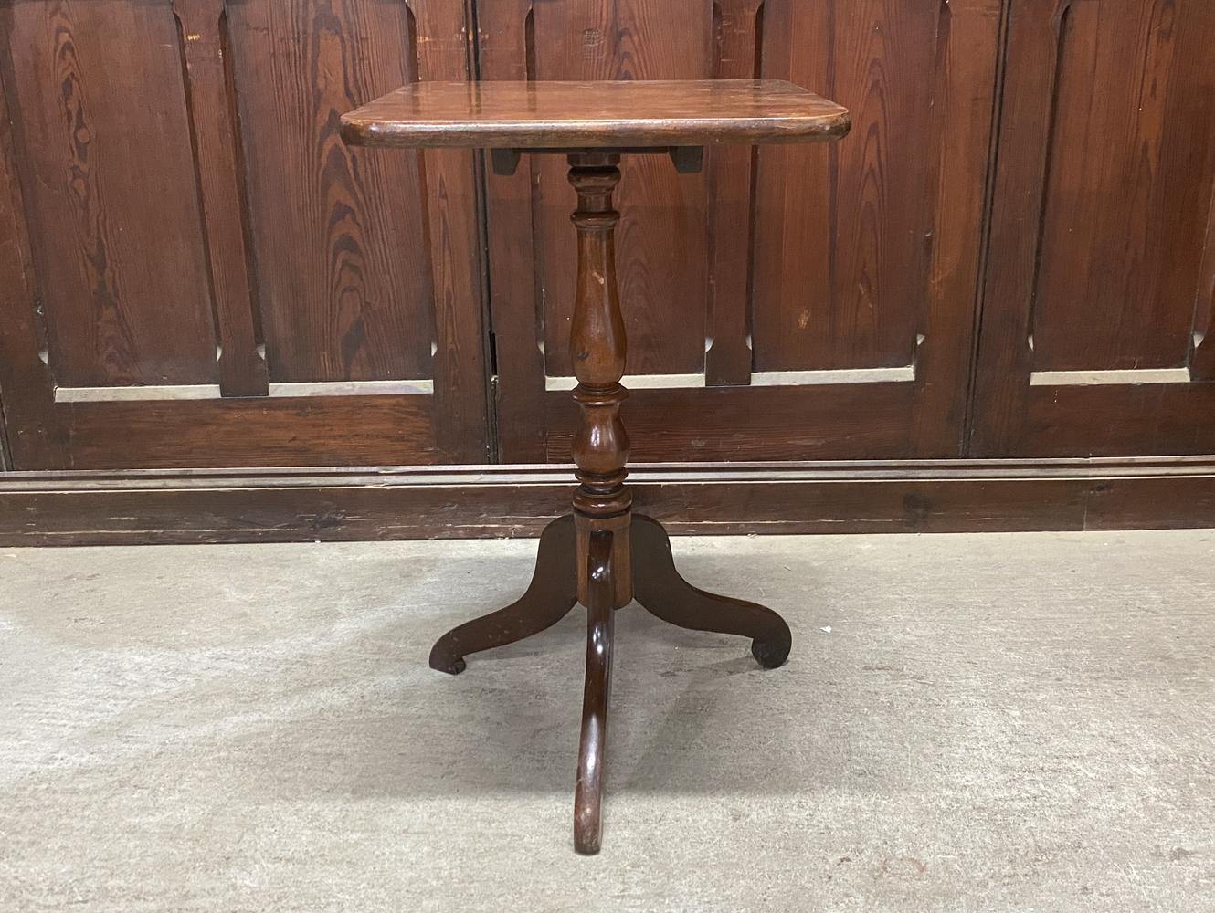 ティルトップテーブル