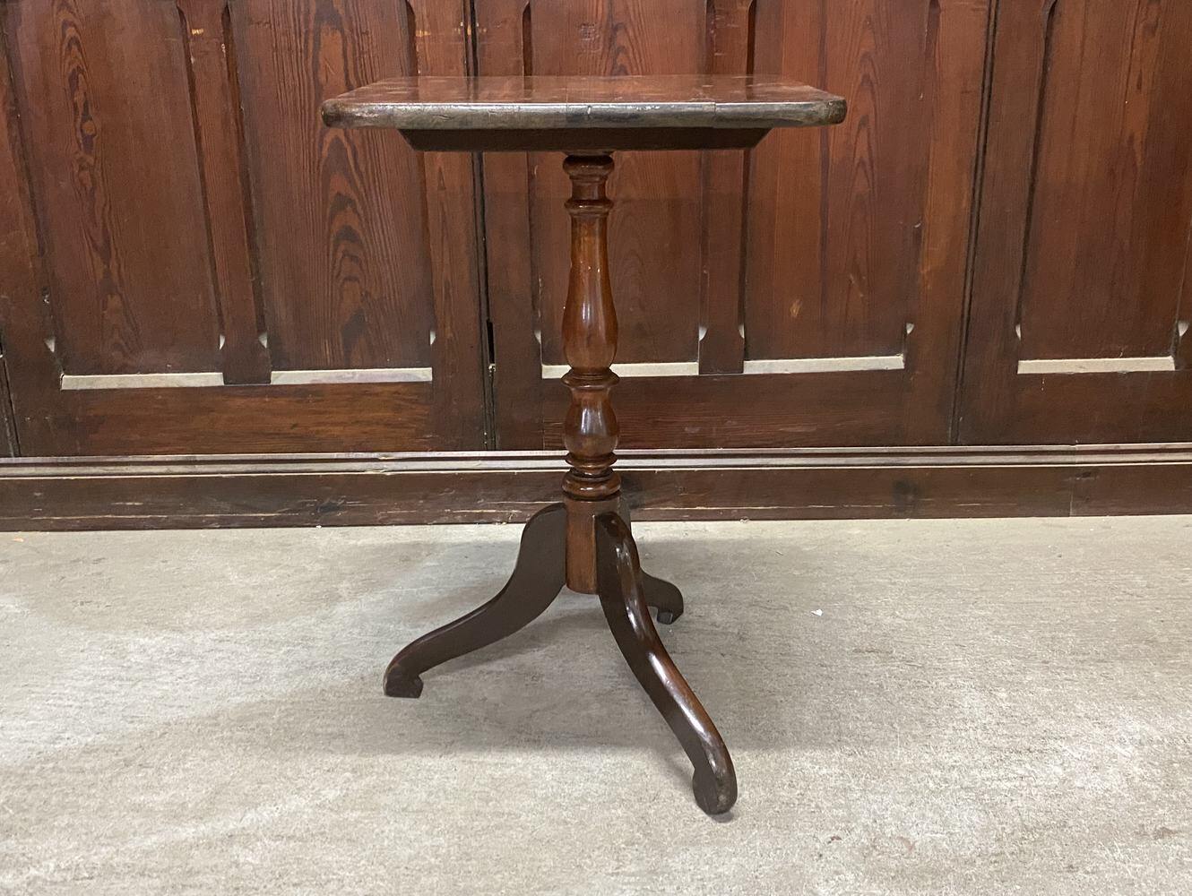 ティルトップテーブル