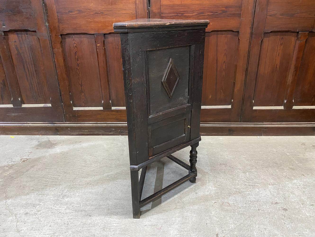 スモールキャビネット