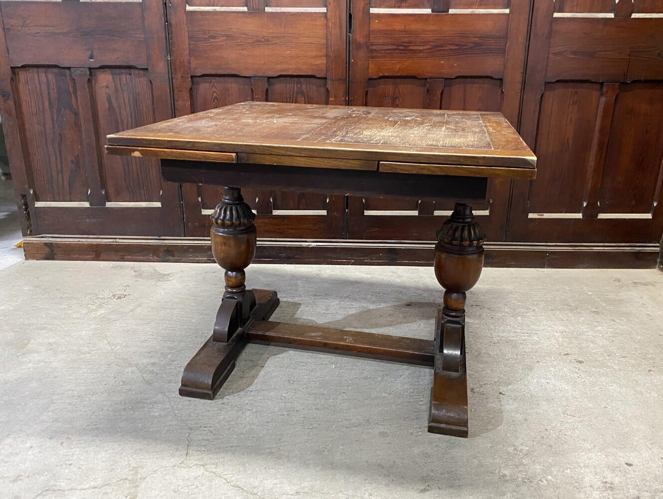 ドローリーフテーブル