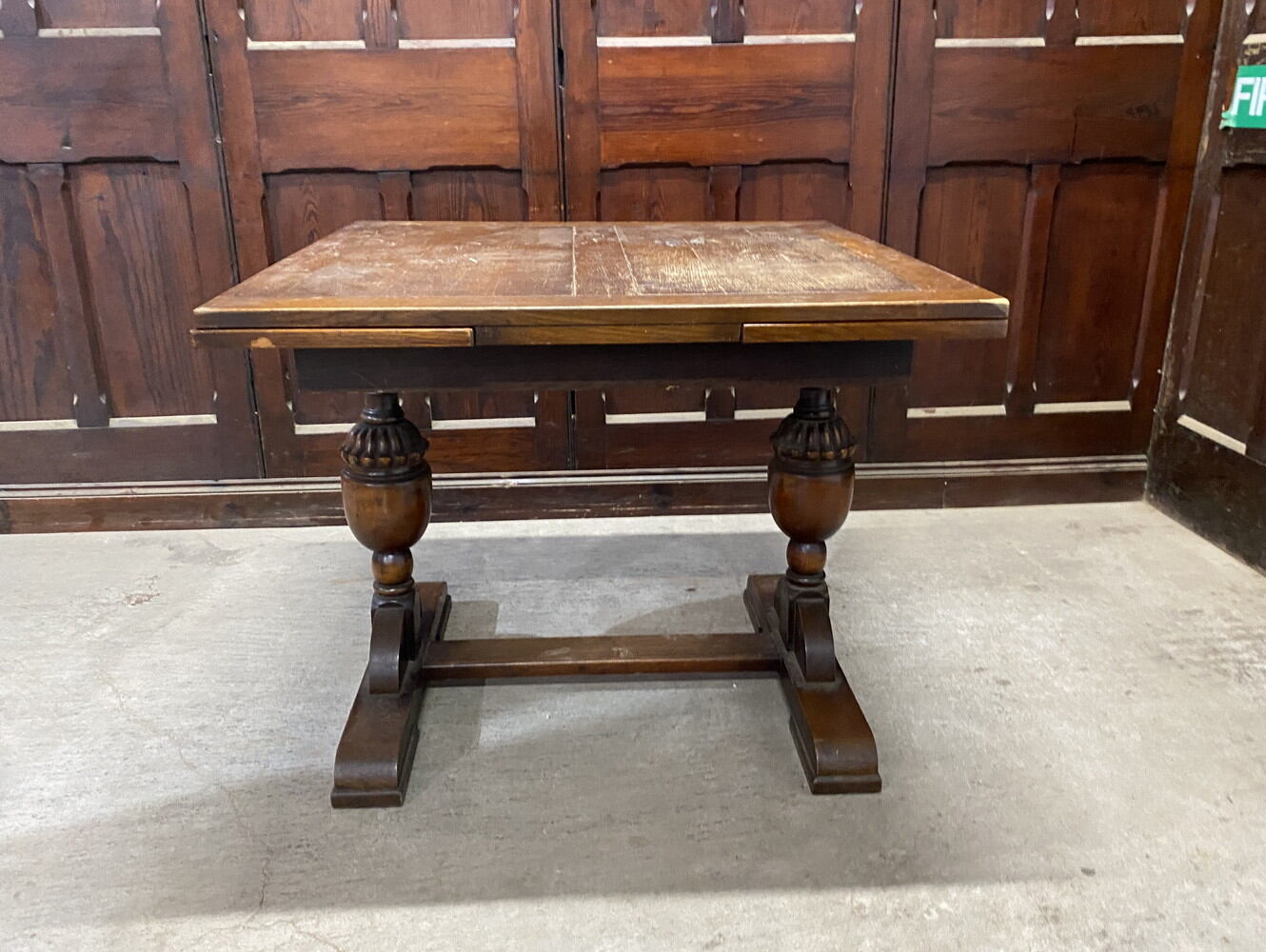 ドローリーフテーブル