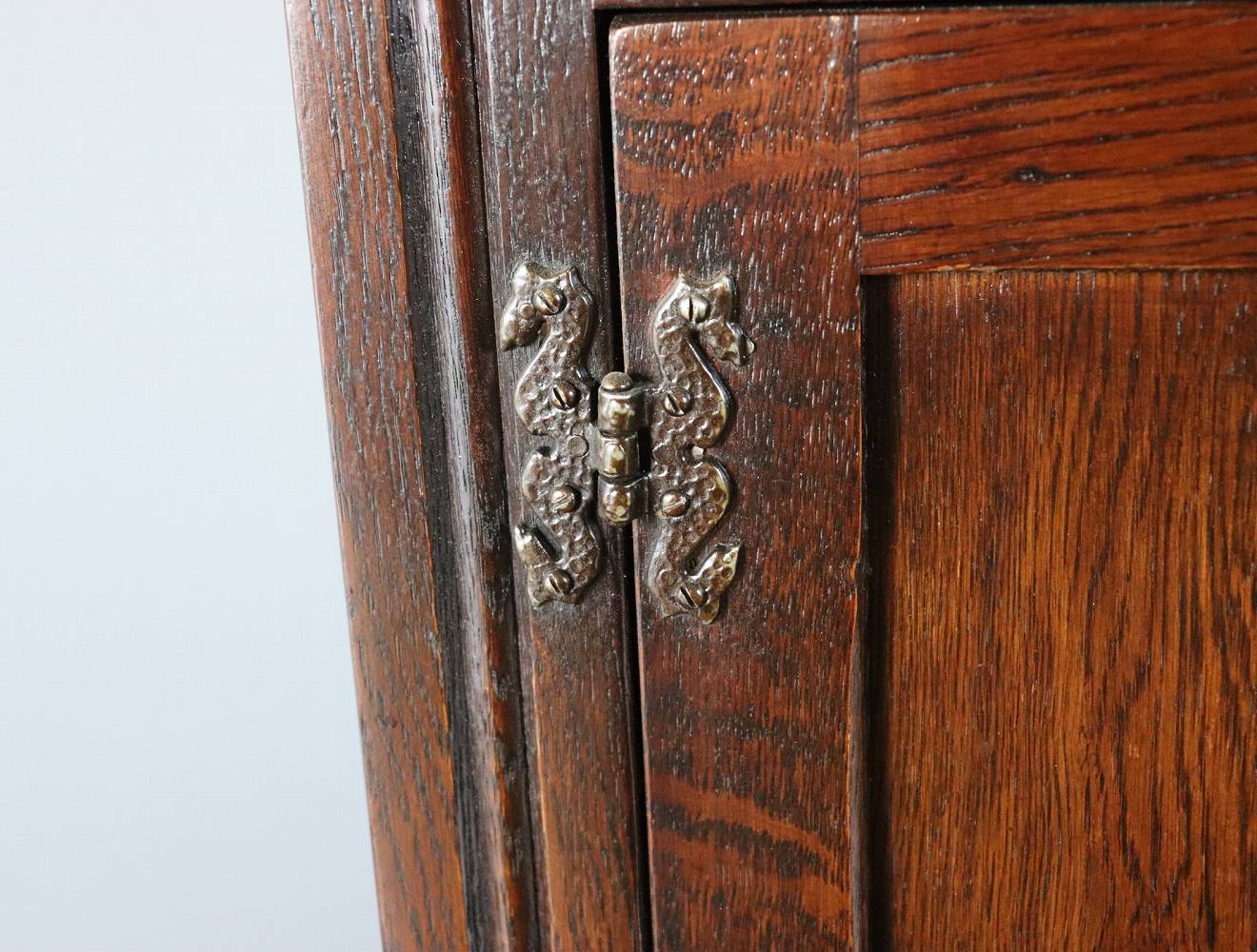 カクテルキャビネット