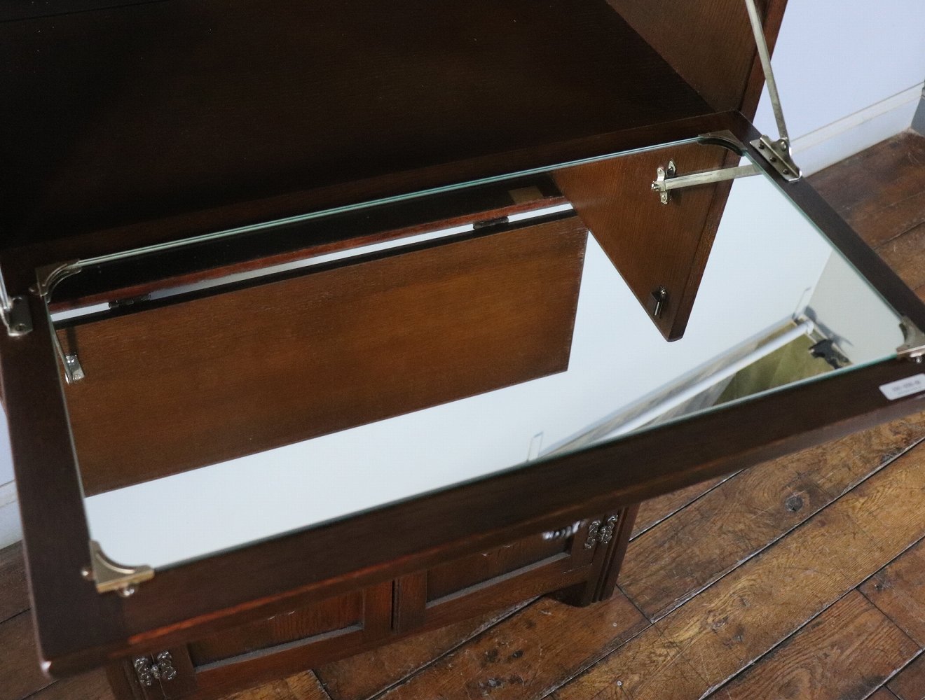 カクテルキャビネット