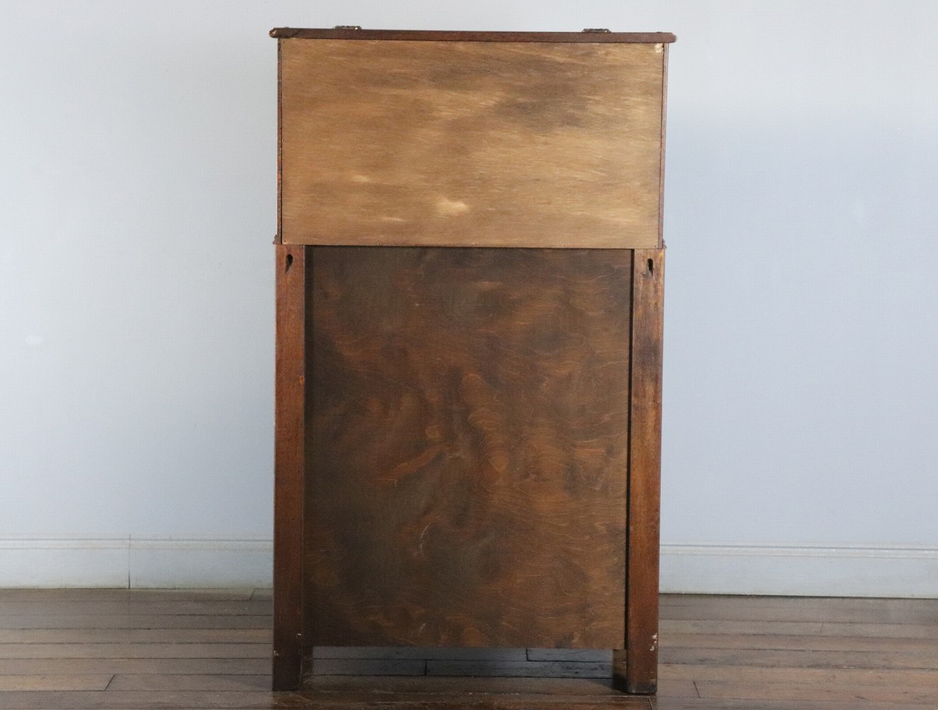 カクテルキャビネット