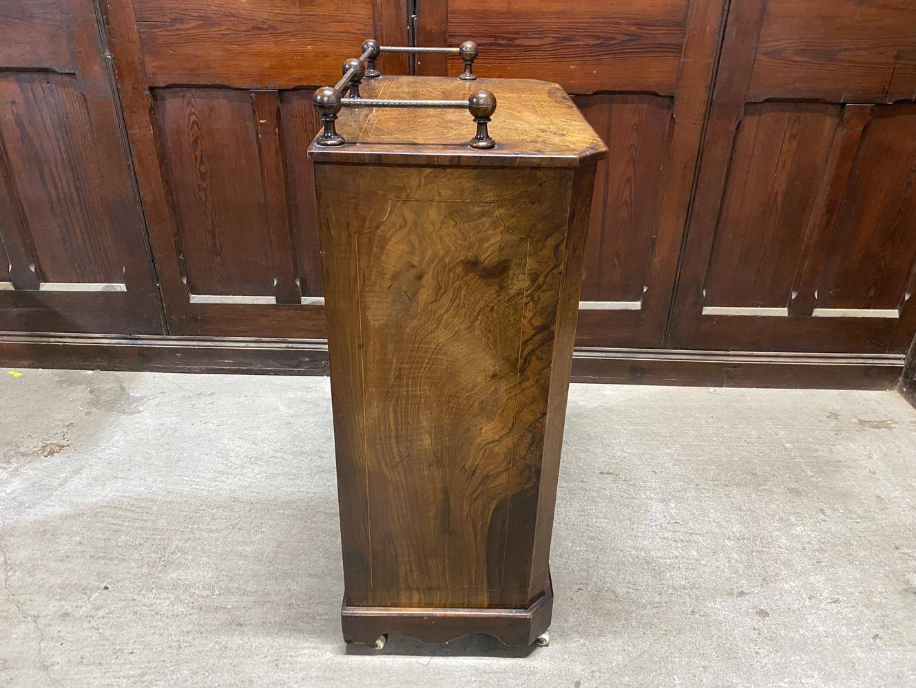 ミュージックキャビネット