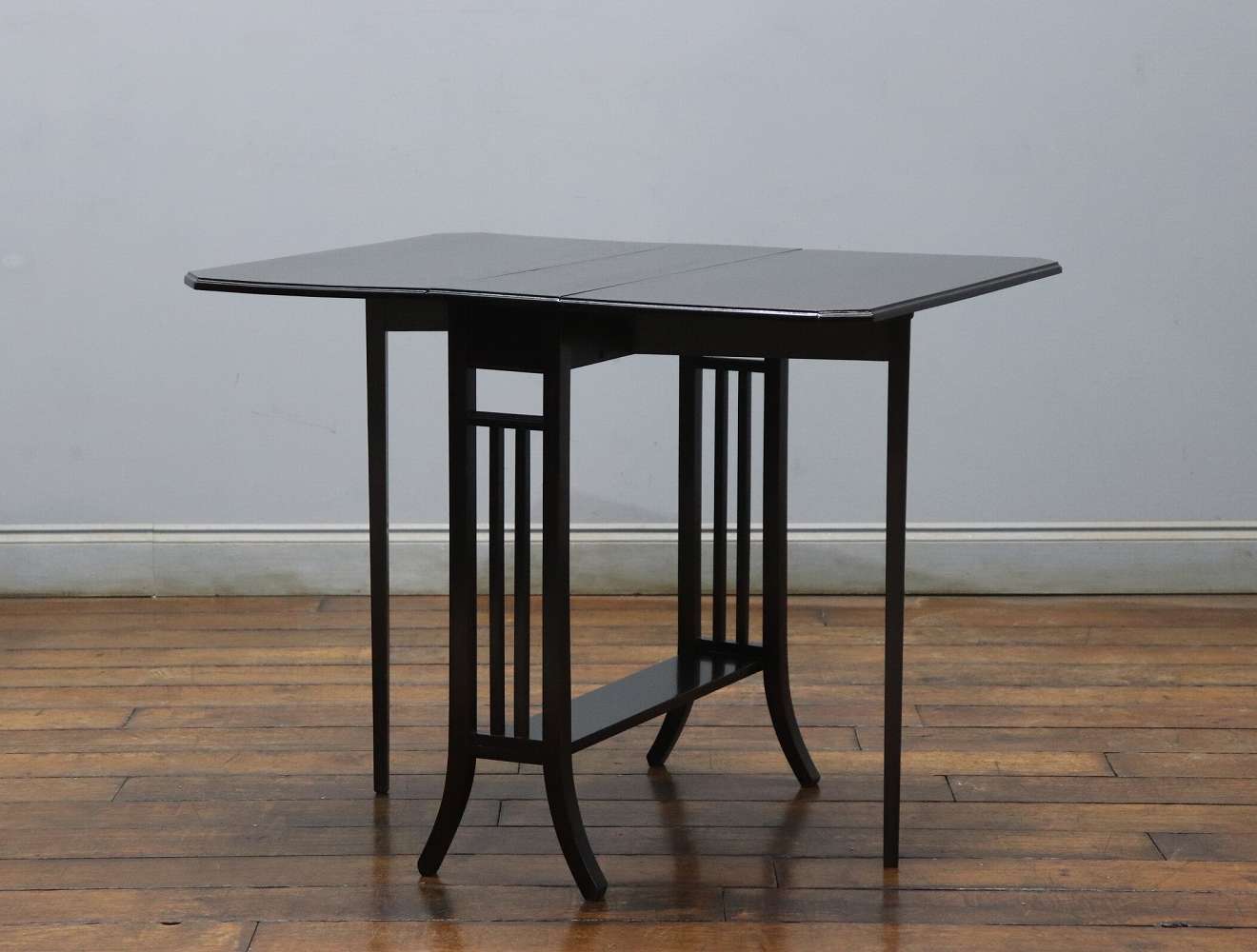 サザーランドテーブル