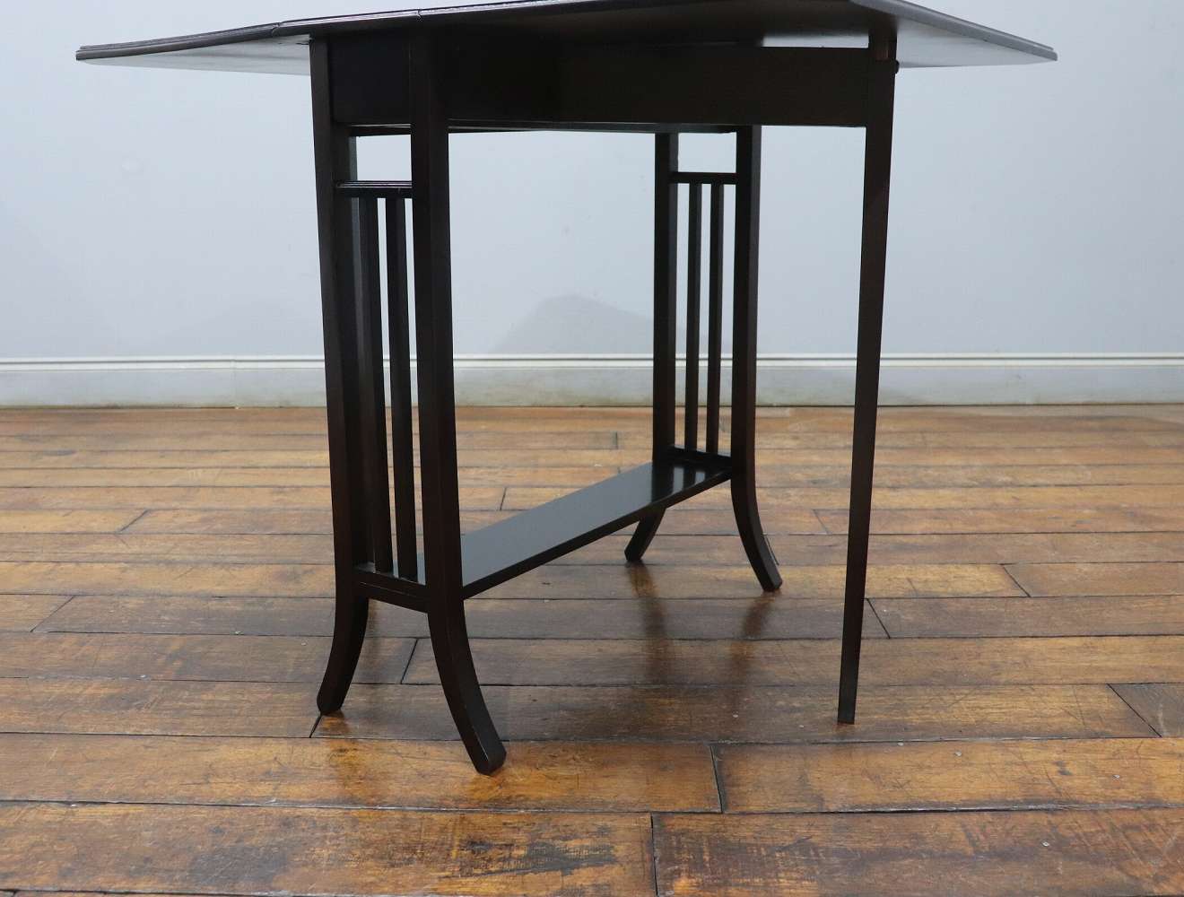 サザーランドテーブル