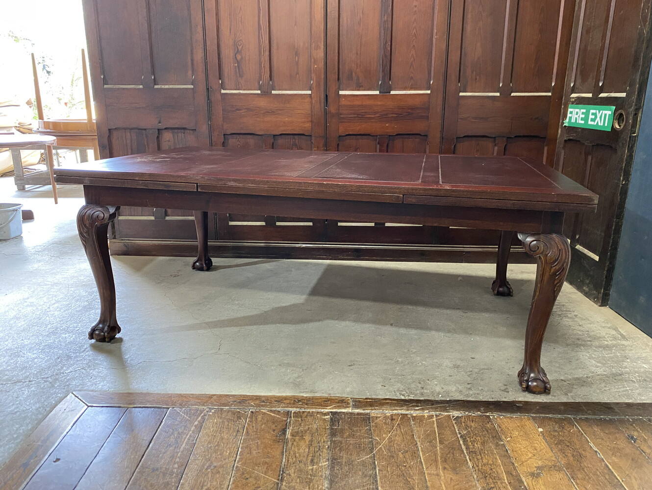 ドローリーフテーブル