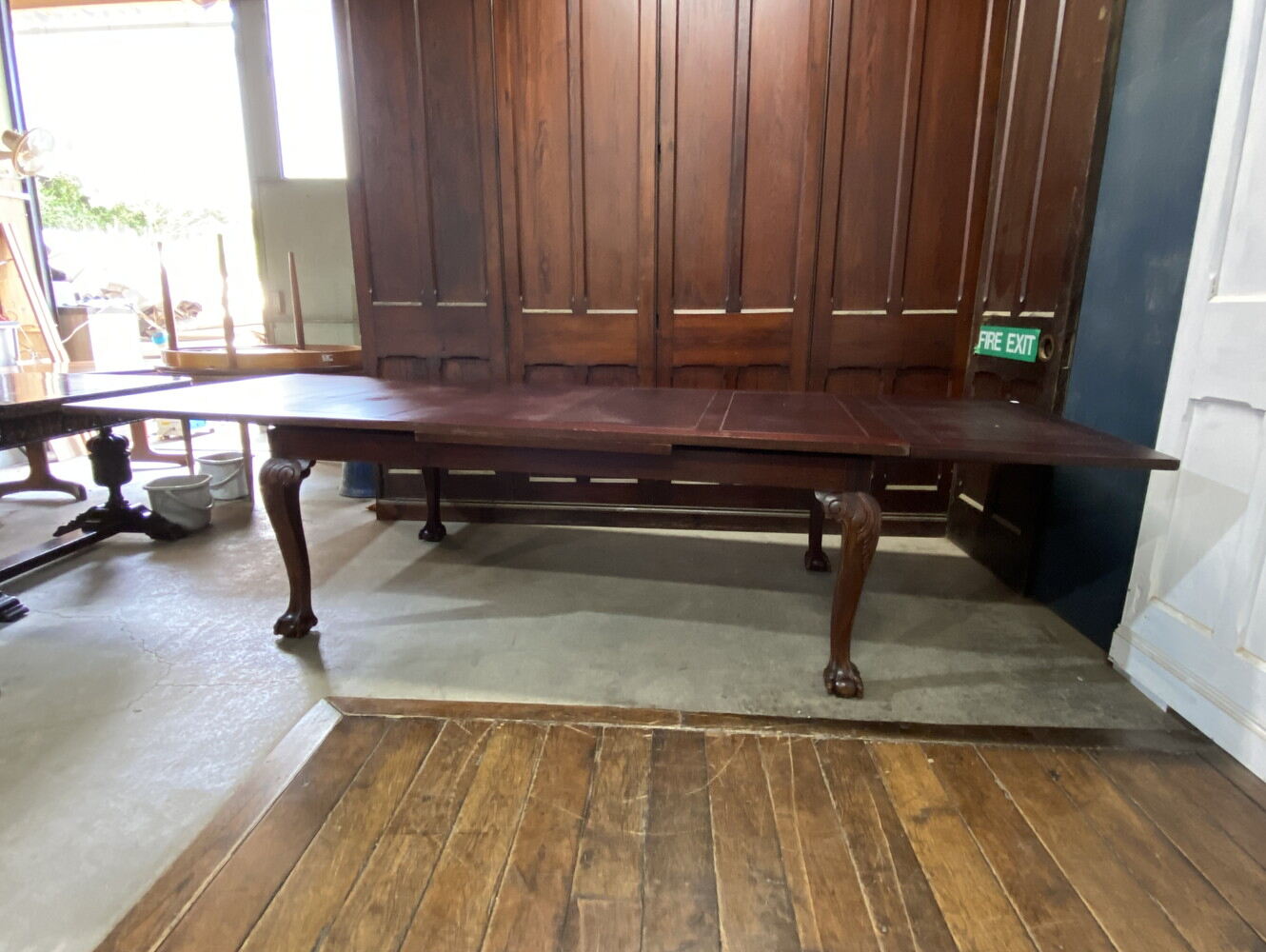 ドローリーフテーブル