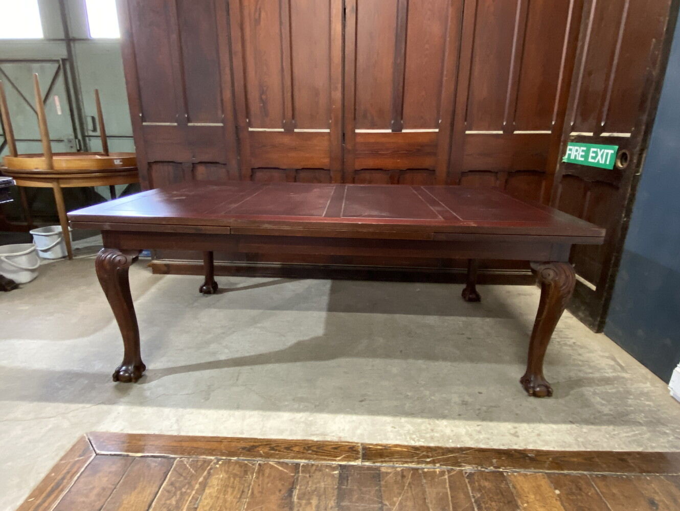 ドローリーフテーブル