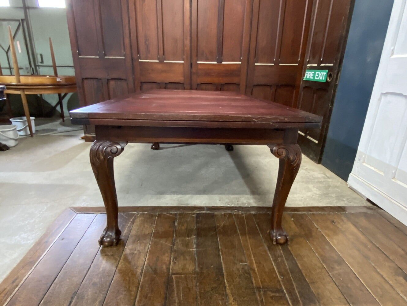 ドローリーフテーブル