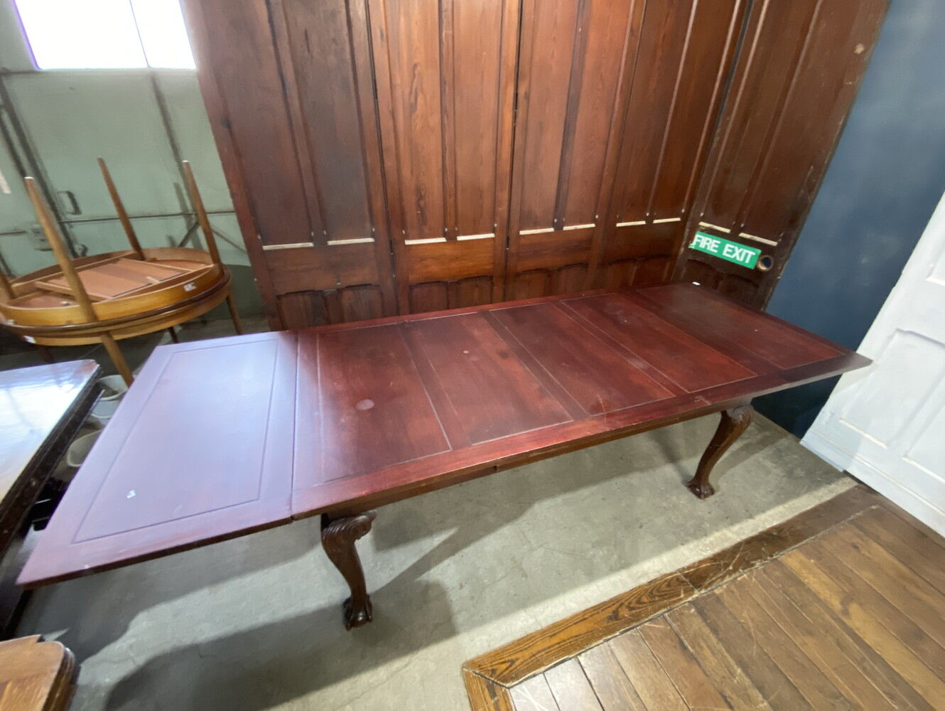 ドローリーフテーブル