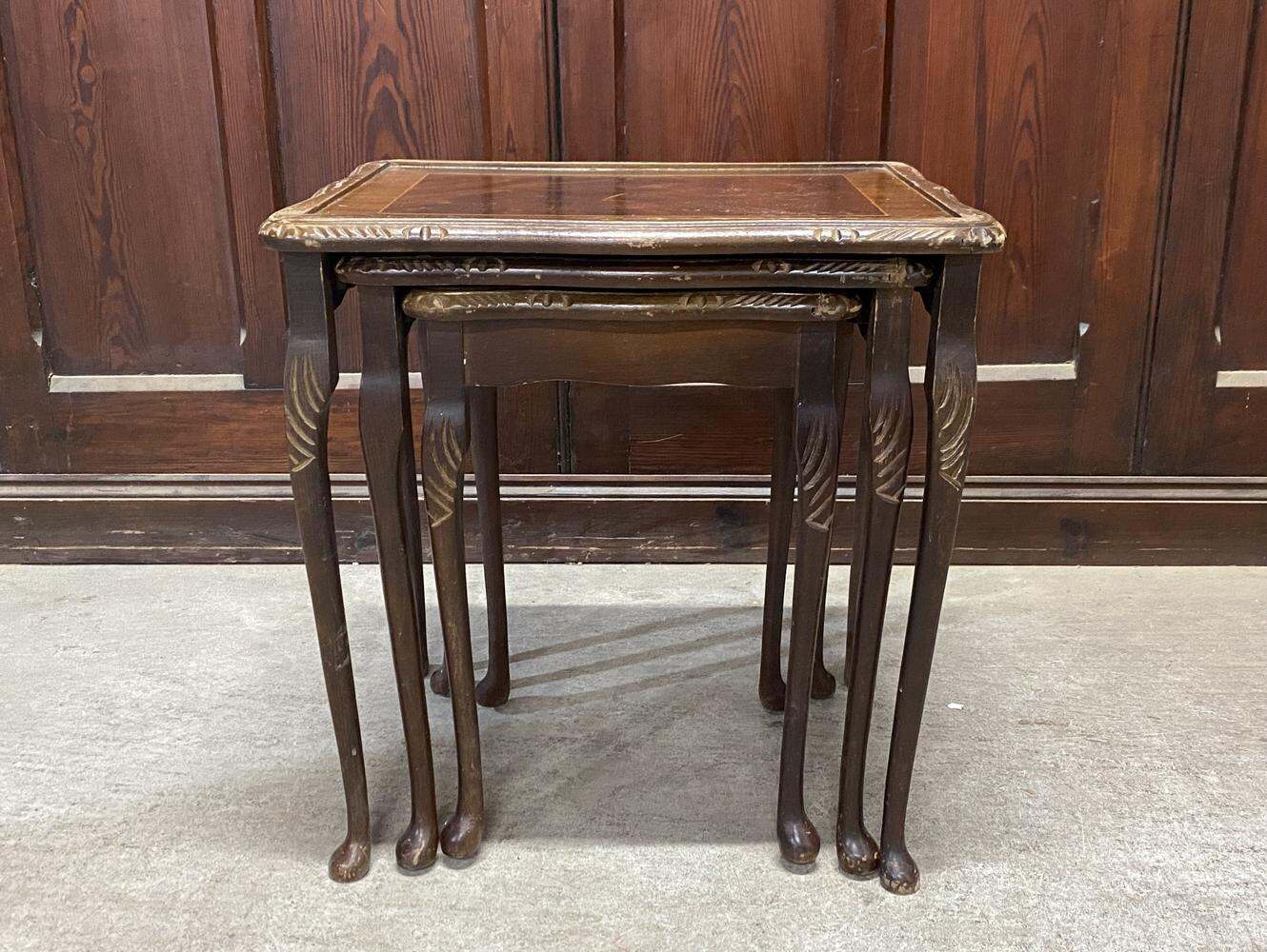 ネストテーブル