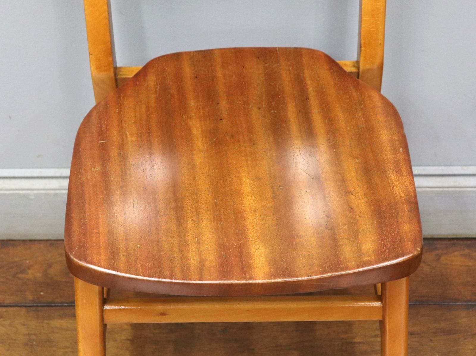 スクールチェア