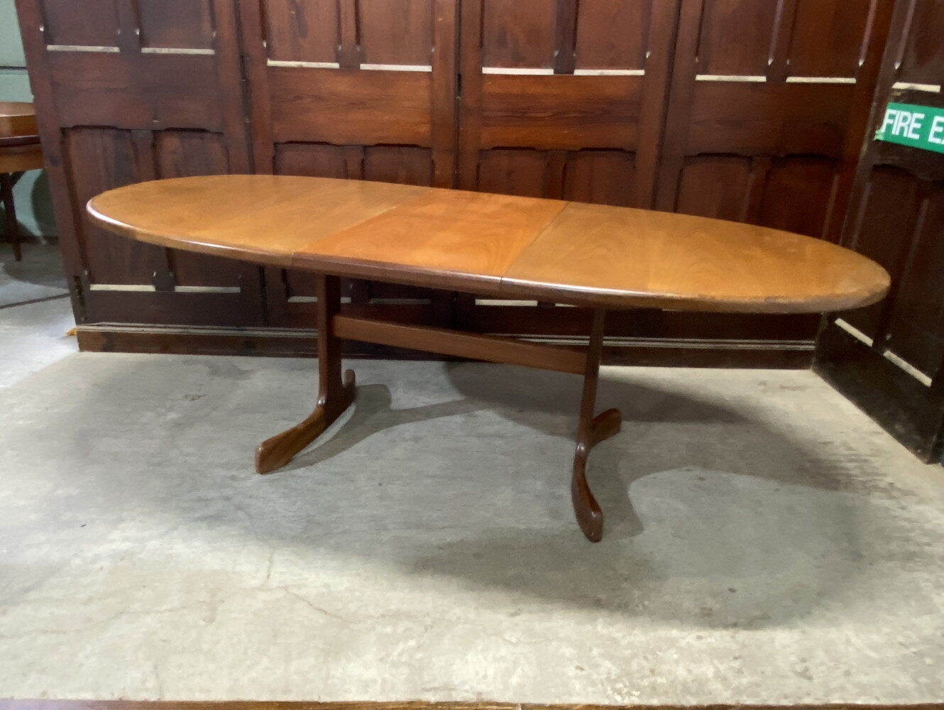 ダイニングテーブル