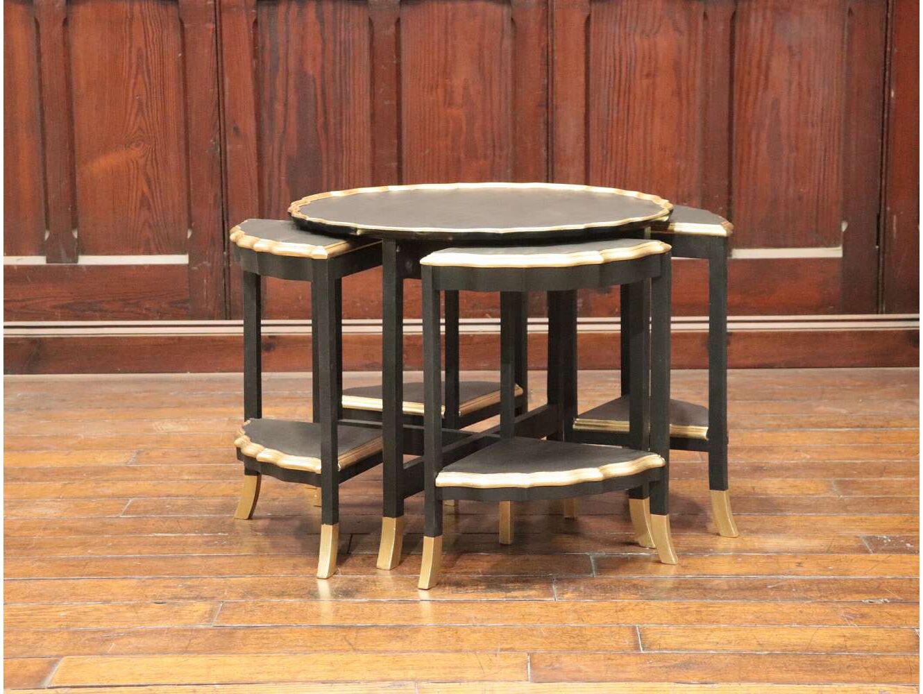 ネストテーブル