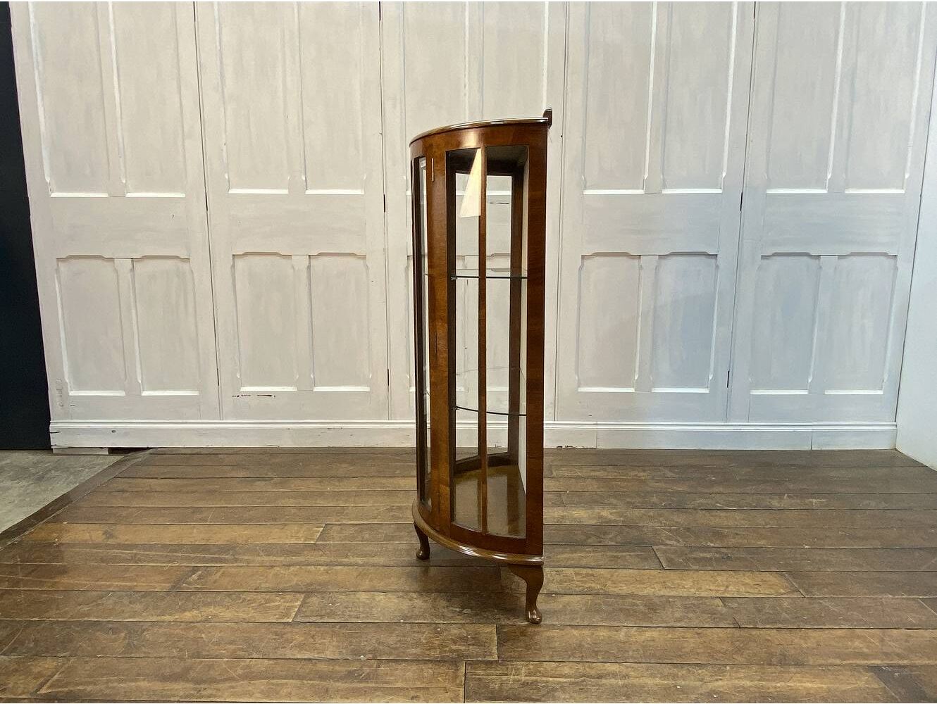 ディスプレイキャビネット