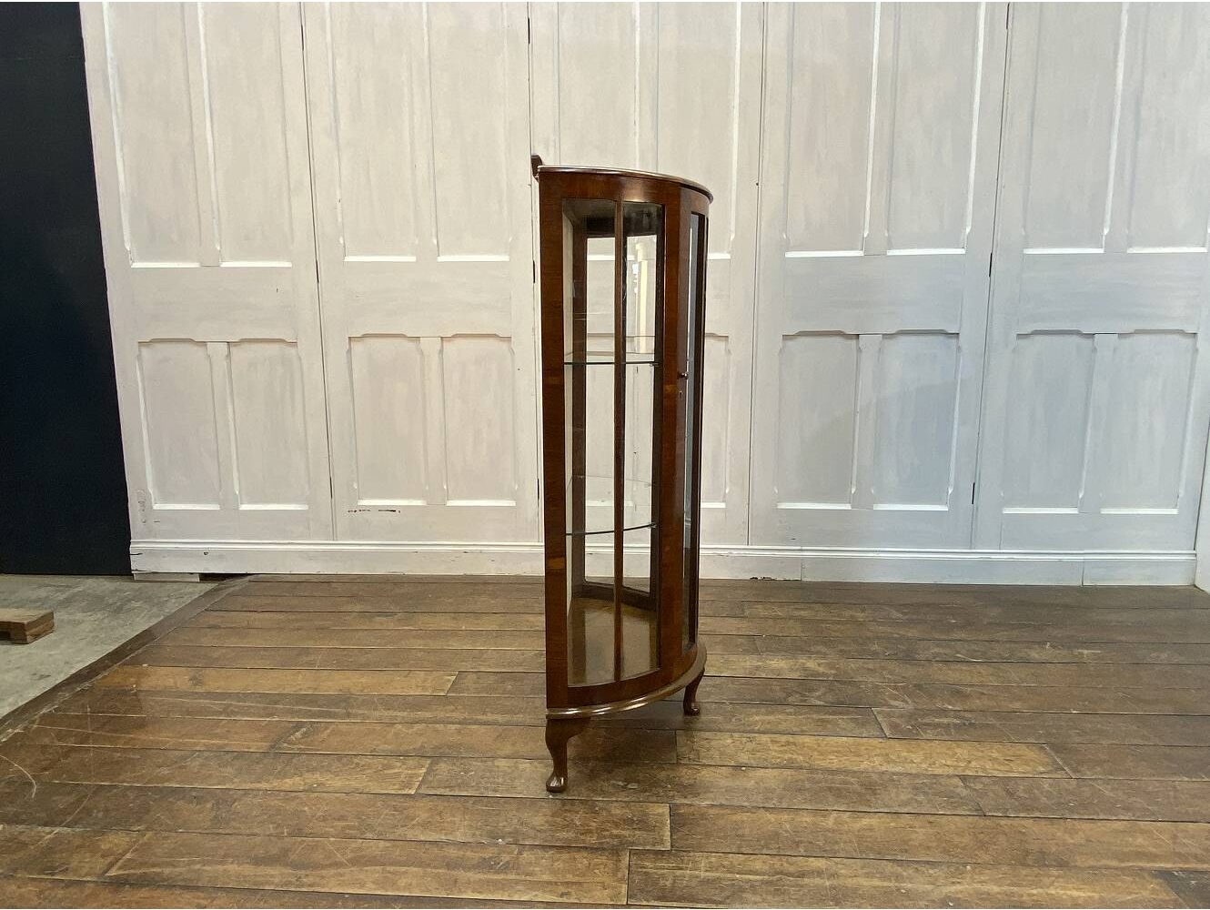 ディスプレイキャビネット