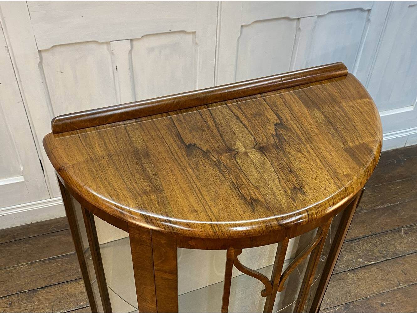 ディスプレイキャビネット