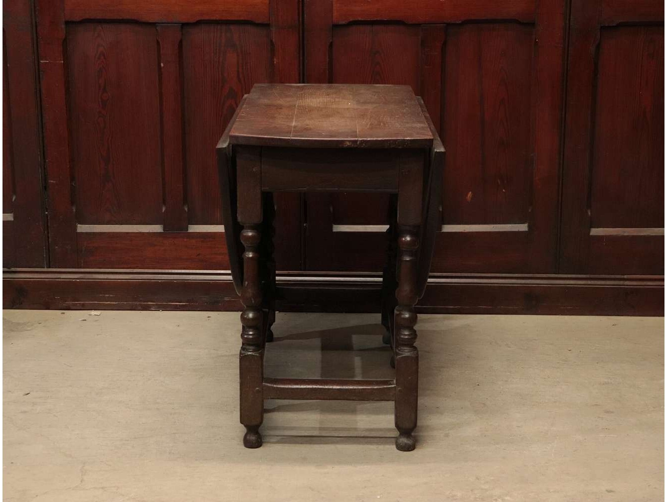 ゲートレッグテーブル