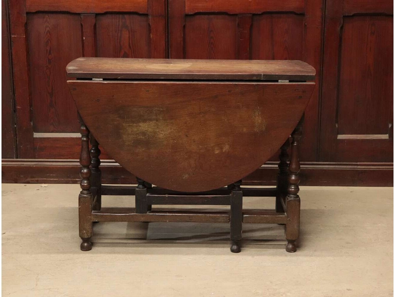 ゲートレッグテーブル