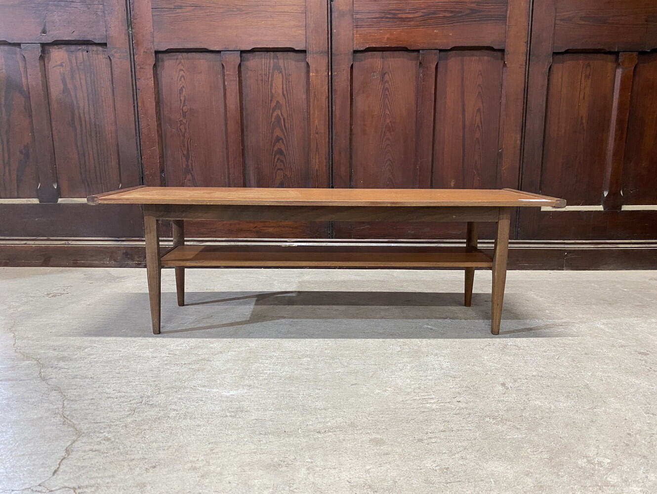 センターテーブル