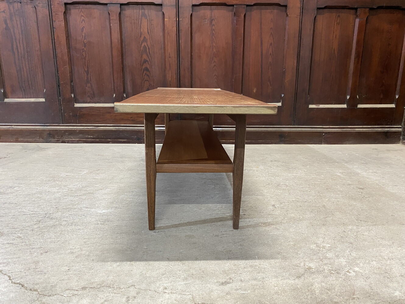 センターテーブル