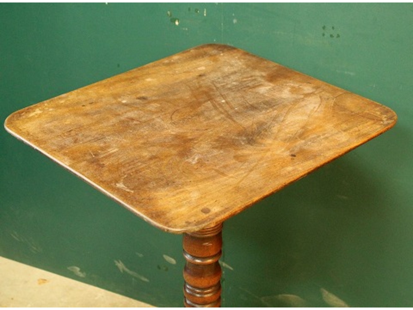 オケージョナルテーブル