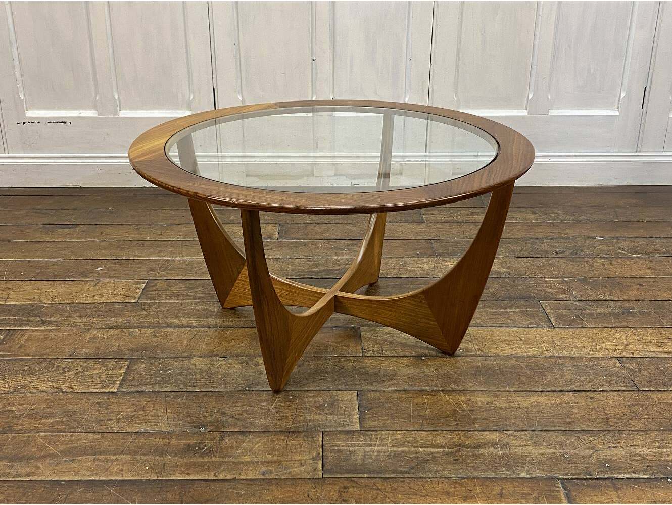 コーヒーテーブル