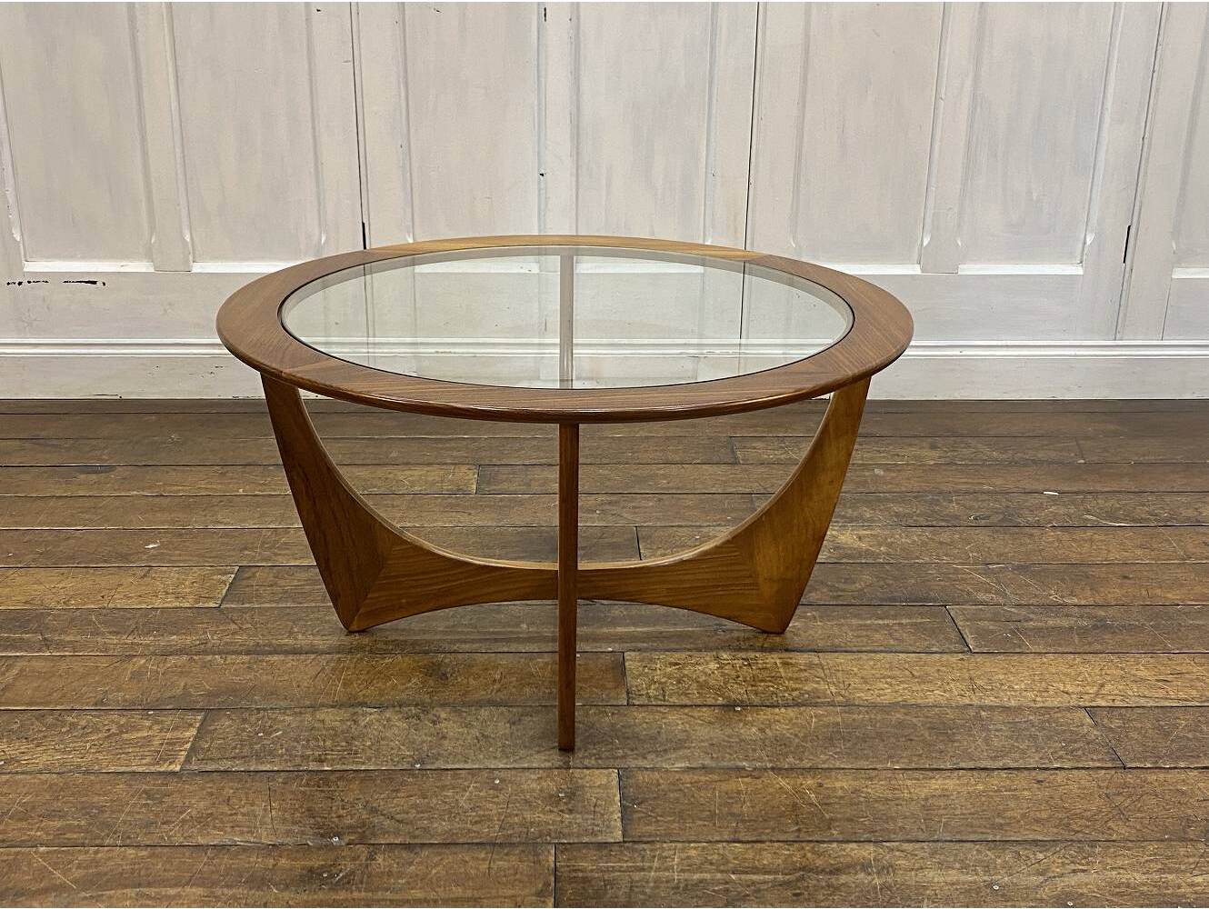 コーヒーテーブル