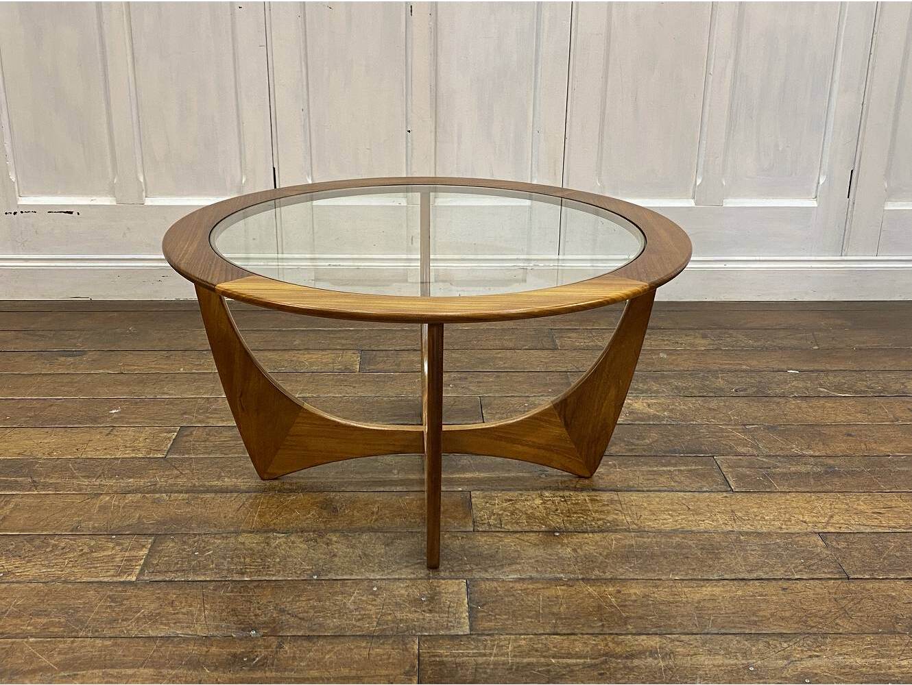 コーヒーテーブル