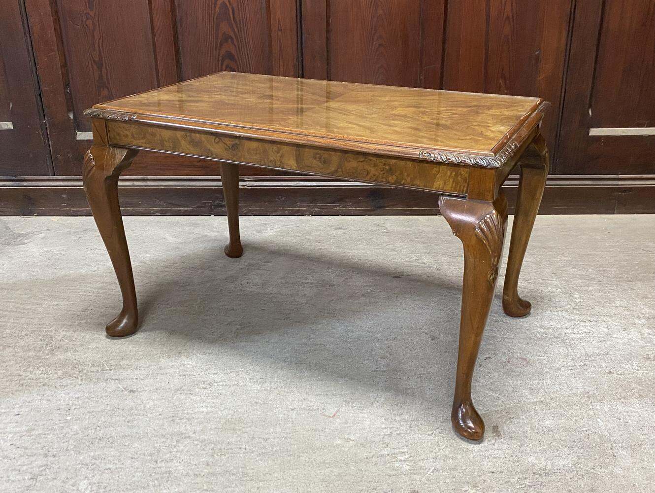 センターテーブル