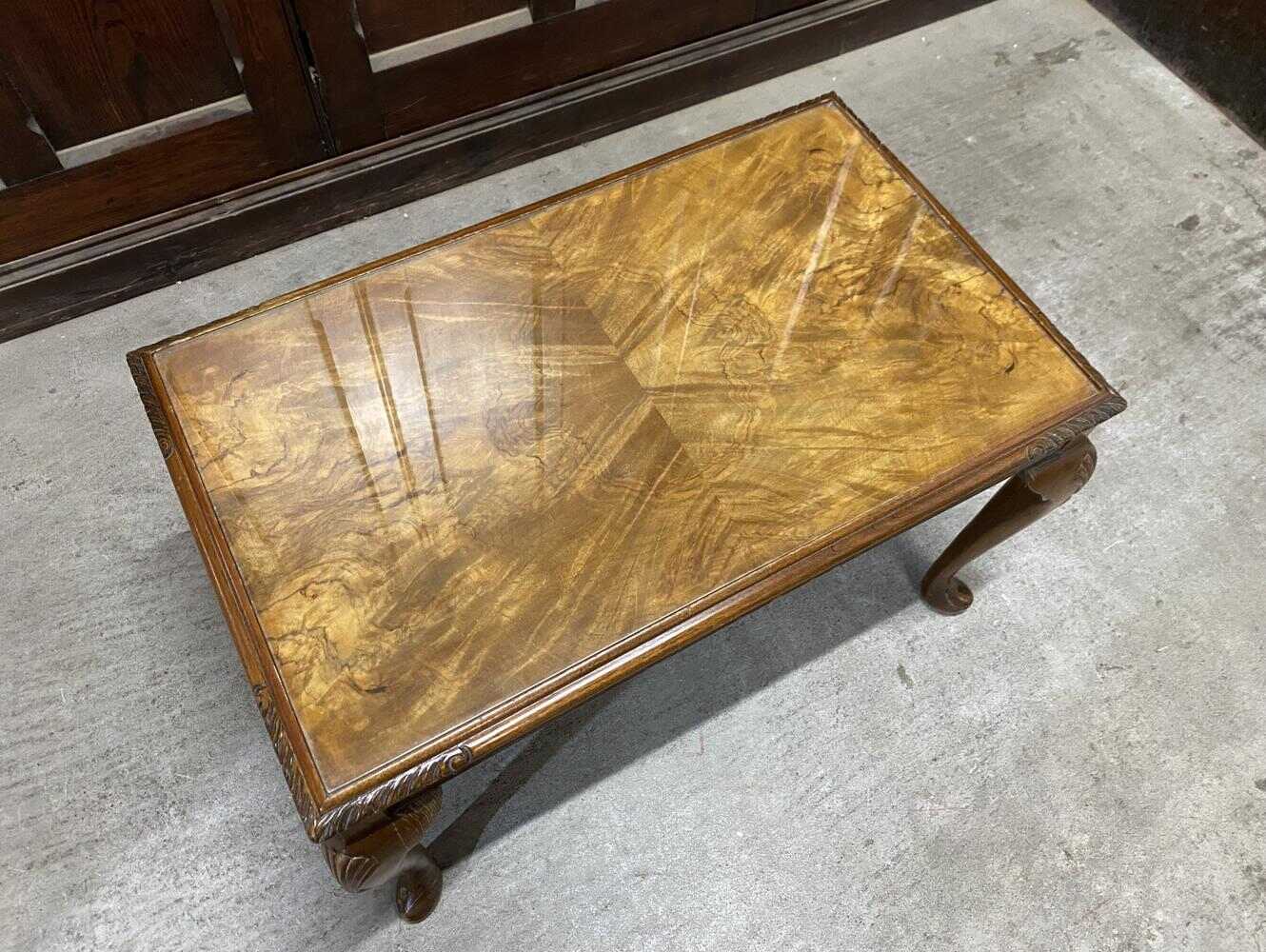 センターテーブル