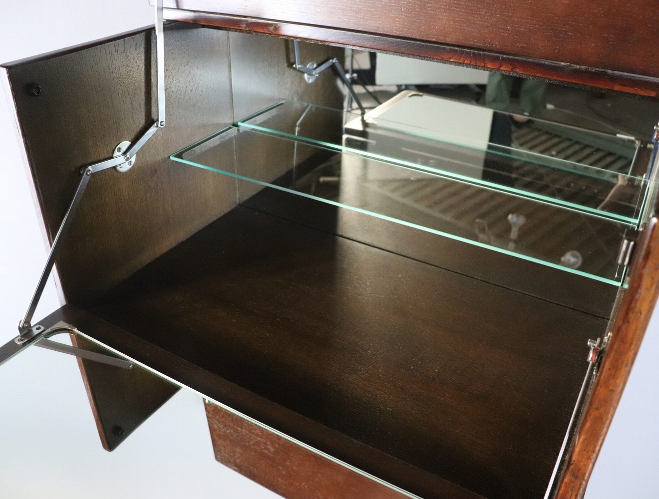 カクテルキャビネット