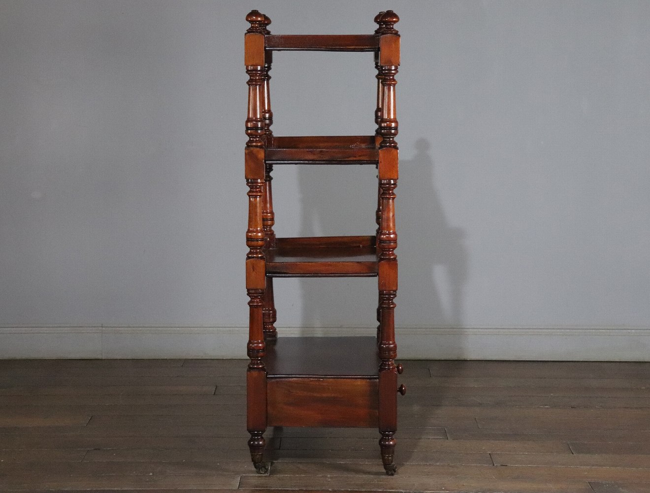 ダムウェイター