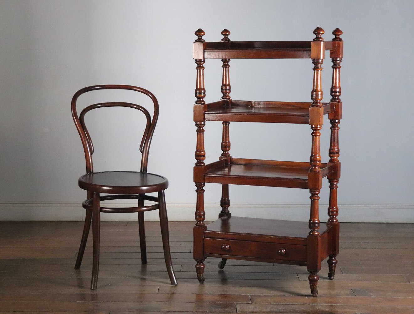 ダムウェイター